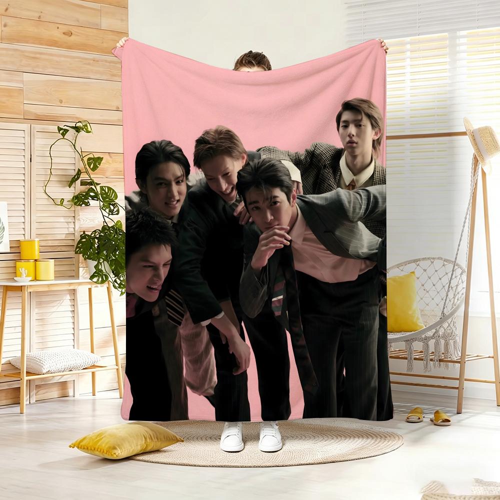 Singer C-Cortis-S Throw Lightweight 240G Flannel Blanket Soft Skin-Friendly For Summer Cooling