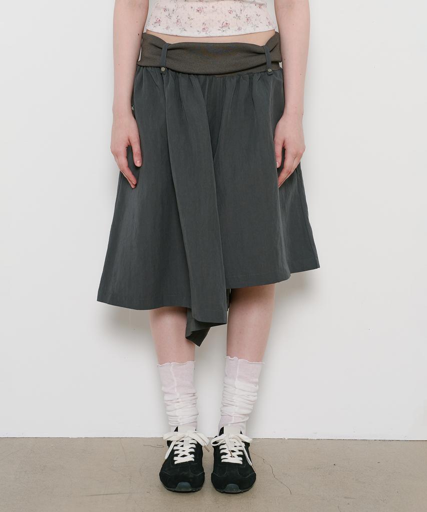 Seul Asymmetrical Cotton Bermuda Pants_ Charcoal