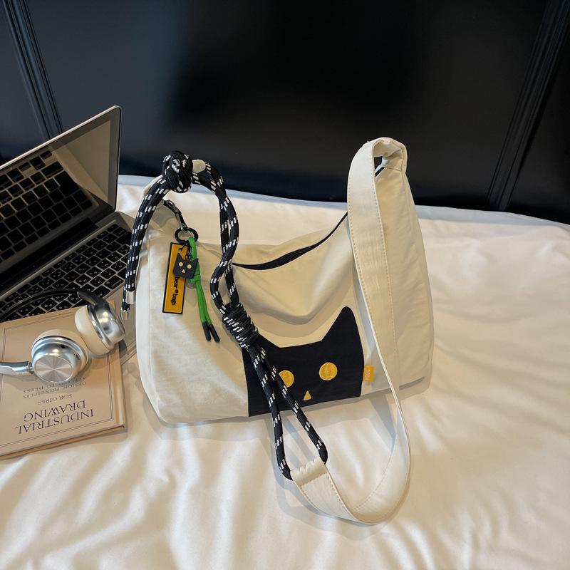 New Japanese cute cat high-end tote bag women's leisure simple and light commuting fashion versatile messenger bag