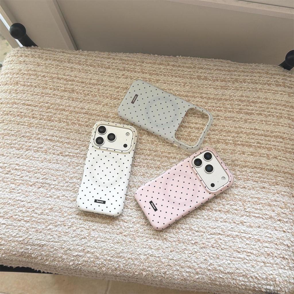 Magnetic Powder Blue & White Polka Dot iPhone 14/13 Compatible ProMax Case with Round Edges