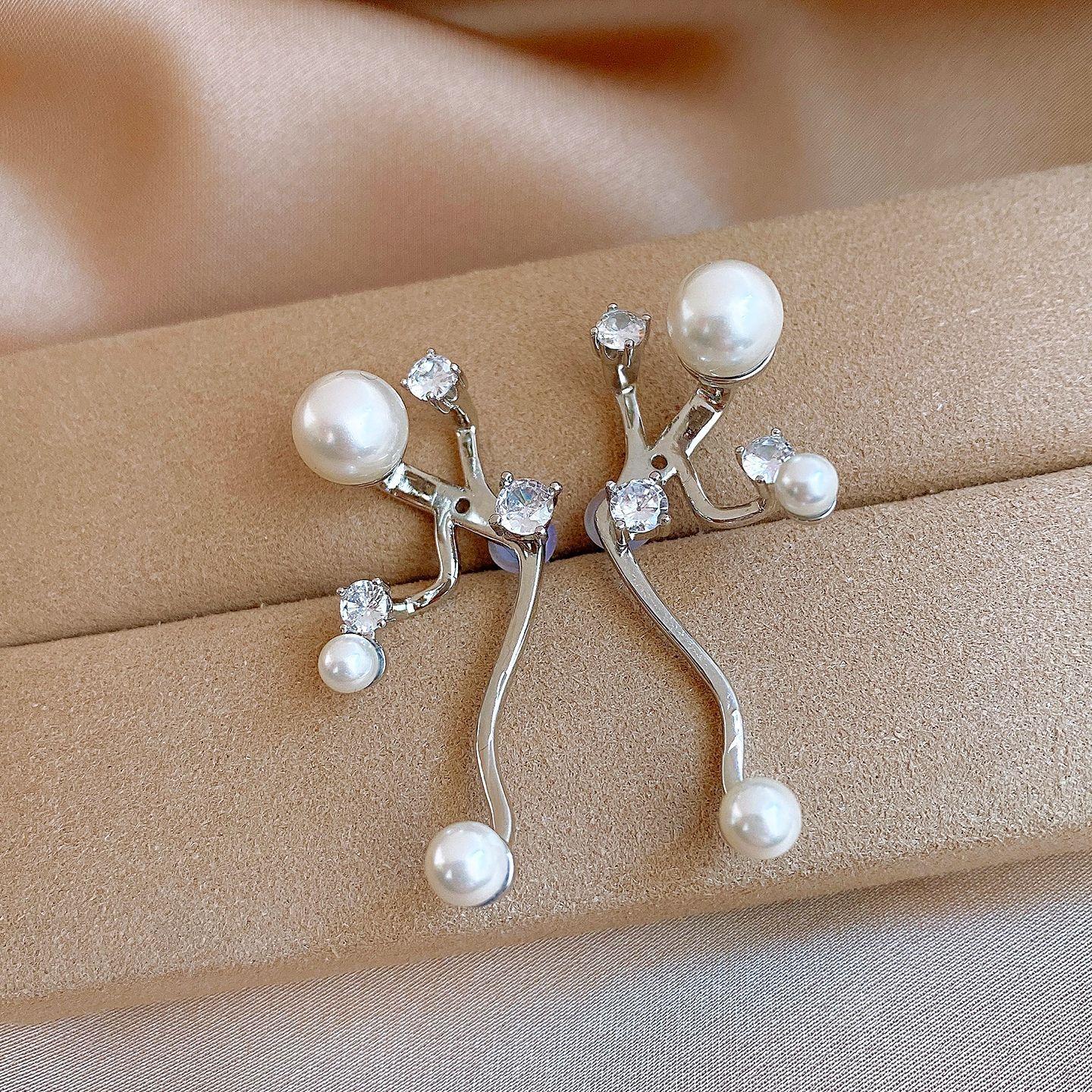 

European and American irregular zircon geometric pearl earrings stud earrings temperament earrings
