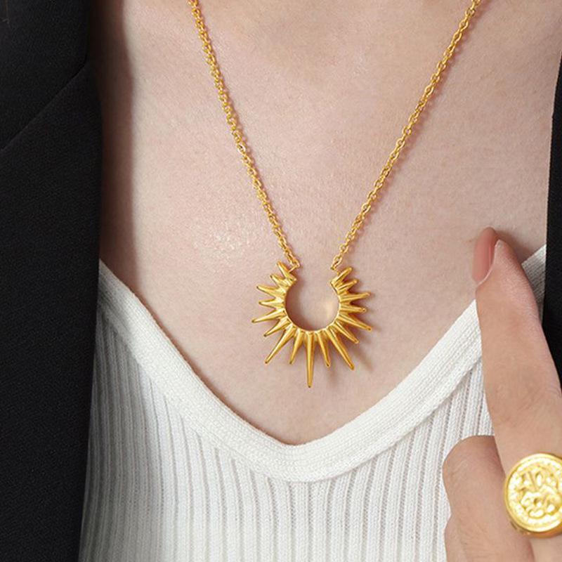 Retro Sunflower U-Shaped Horseshoe Necklace, 18K Gold-Plated Stainless Steel Clavicle Chain
