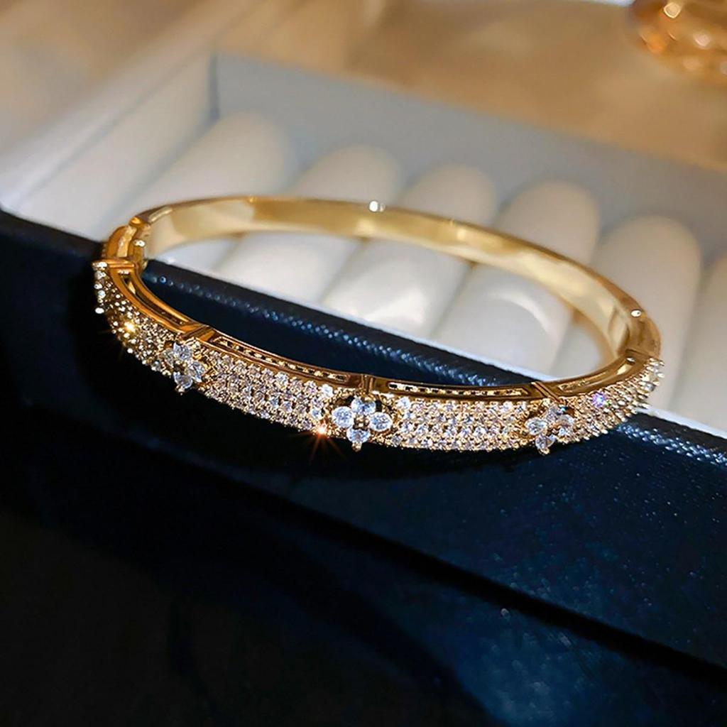 Luxurious Zircon Flower Diamond Bracelet – Elegant, Trendy, Versatile Accessory