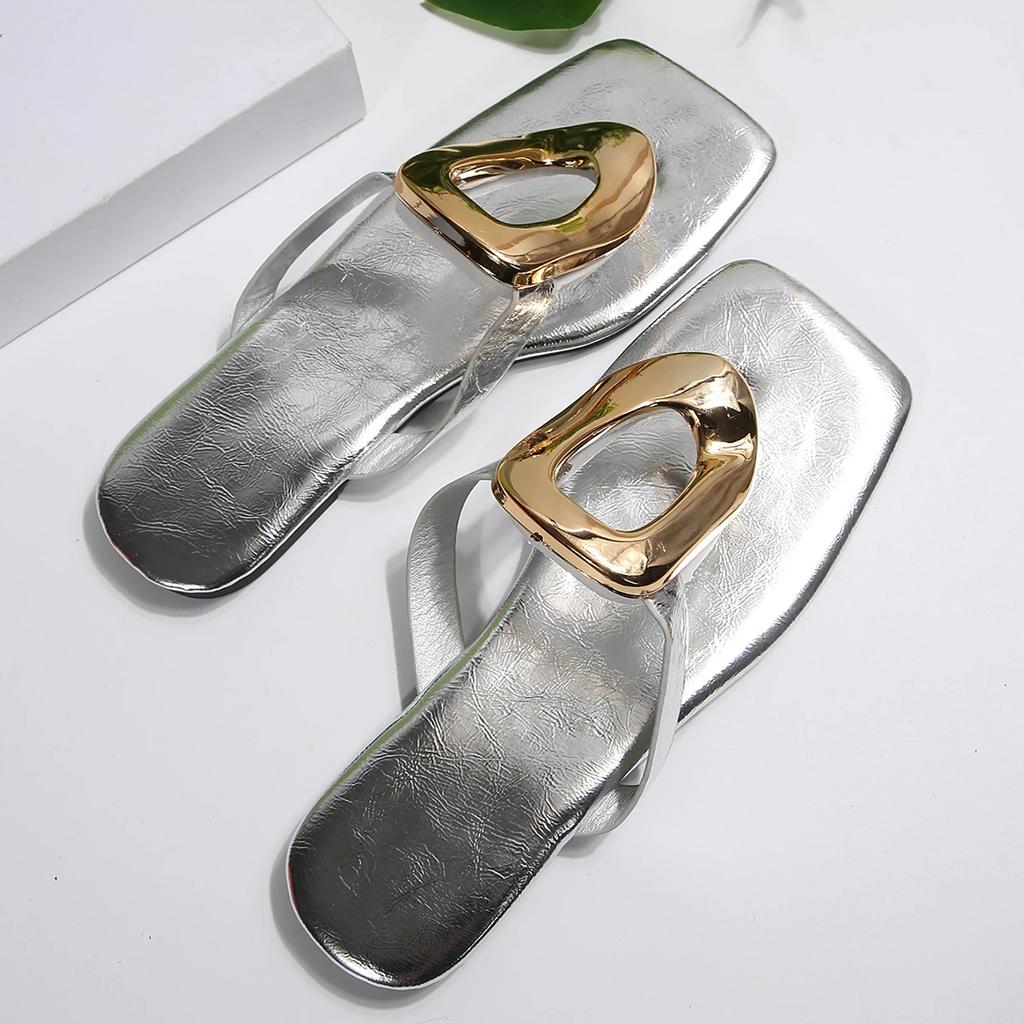 Fashion Summer New Women's Flat Slippers Fashion Open Toe Metal Buckle Decoration Outdoor Casual Beach Sandals Women Flip Flops Women