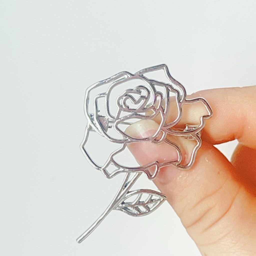 Rounded-cut Rose Brooch - High-end and Luxurious Clothing Accessory for Waist Cincher, Pin, Corsage