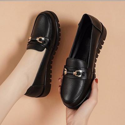 Neue Loafer Damen Herbst 2025 bequem und vielseitig Arbeit Lederschuhe mittleren Alters und ältere lässige Mutterschuhe Einzelne Schuhe