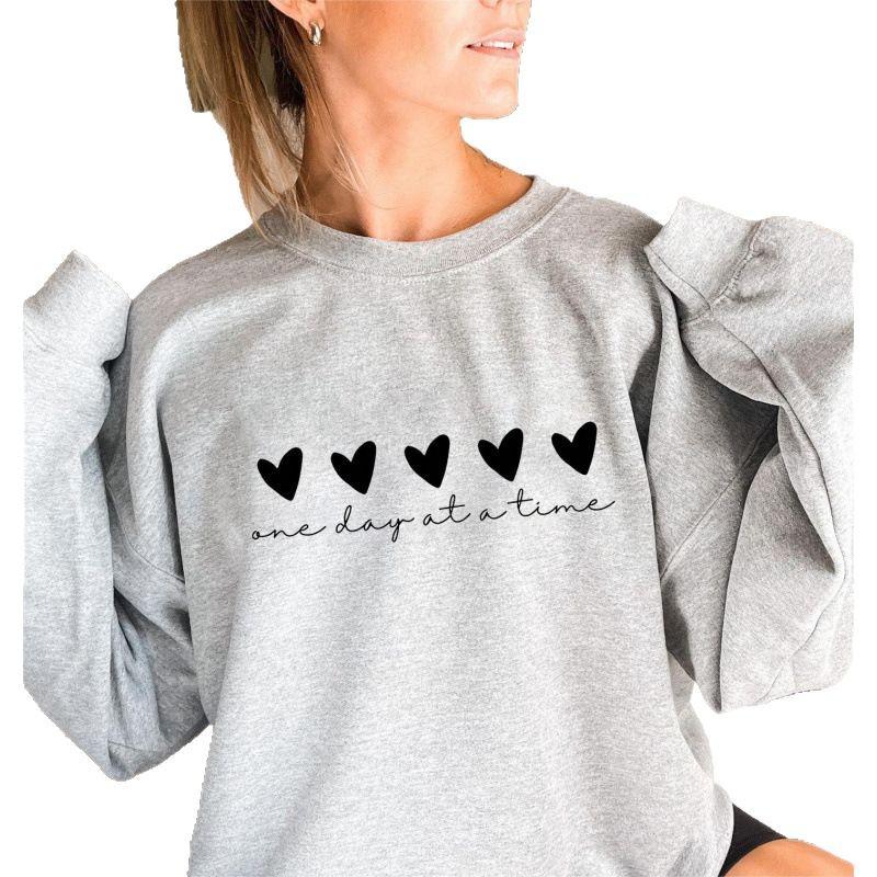 Women’s Autumn/Winter Heart Pattern Long Sleeve Round Neck Sweatshirt