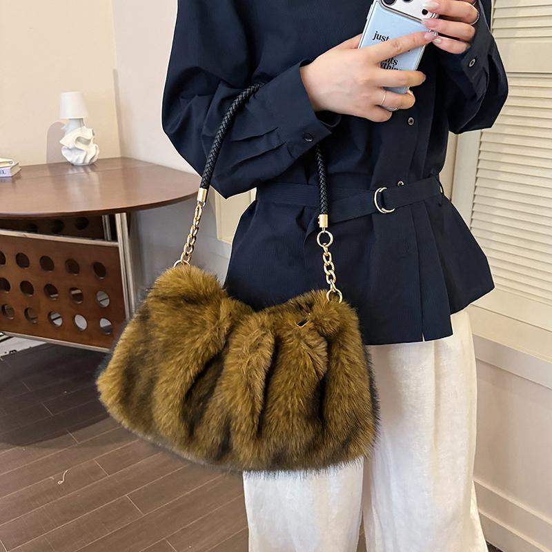 Women Faux Fur Shoulder Bag Soft Fluffy Plush Hobo Handbag with Chain Strap,Autumn Winter Fashion Ruched Underarm Bag Casual Daily Shopping Crossbody