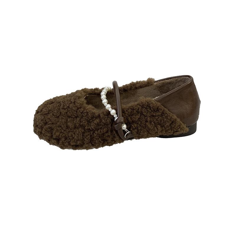 Flat-bottomed Mary Jane lamb wool shoes, children wear new Doudou shoes in autumn and winter