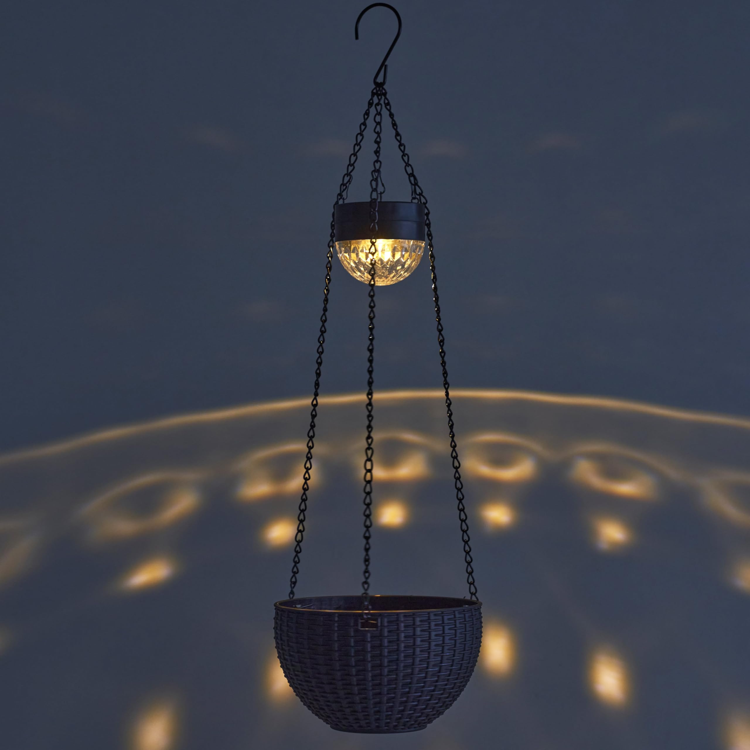 

Gardenmaster Clarte LED Solar Hanging Basket with Automatic Light No Electricity for Outdoor Flower Light, Switch, Waterproof, Required, Gardens, чорний