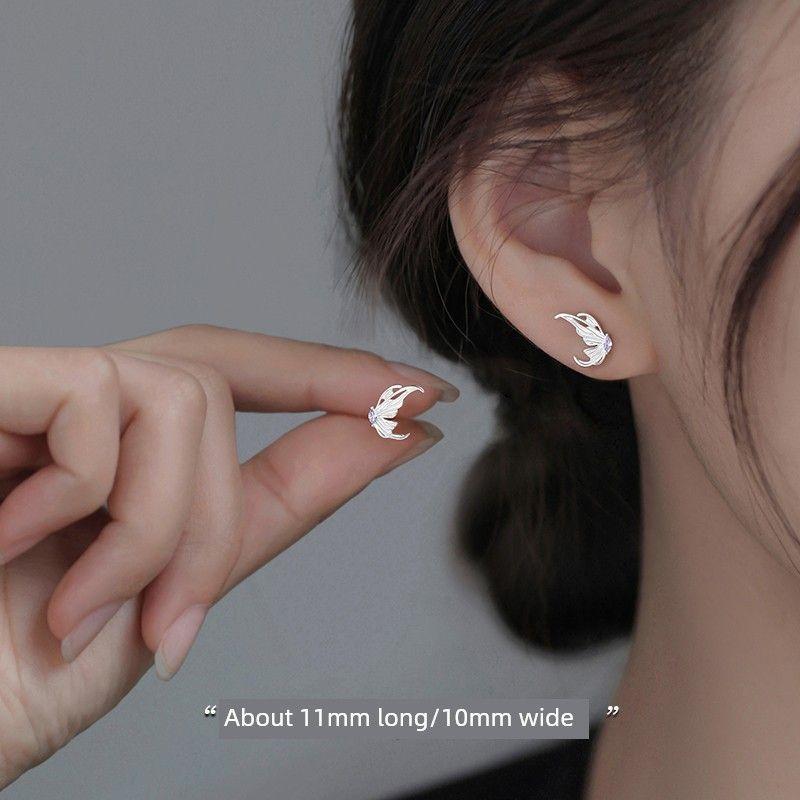 

[Xiangnan] 999 Sterling Silver Butterfly Studs Female Light Luxury Minority 2025 New Arrival Hot-Selling Earrings Fancy Earrings 999 silver butterfly earrings (two price)