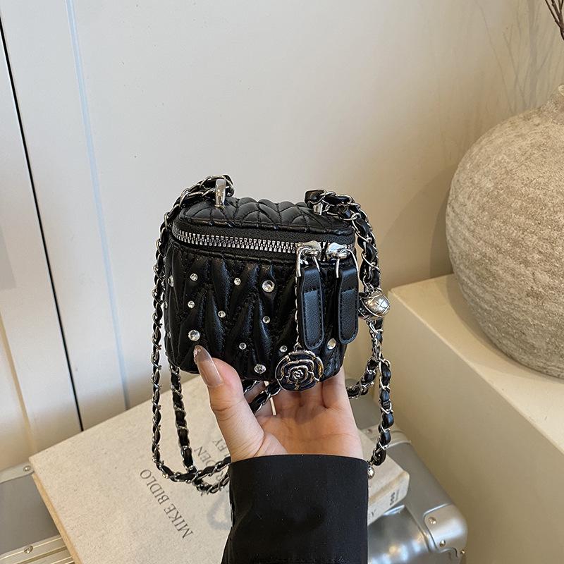 Mini kwadratowa torebka na łańcuszku: Luksusowa czerwona torebka crossbody z haftem i cyrkoniami, wszechstronna dla kobiet i dzieci, styl koreański.