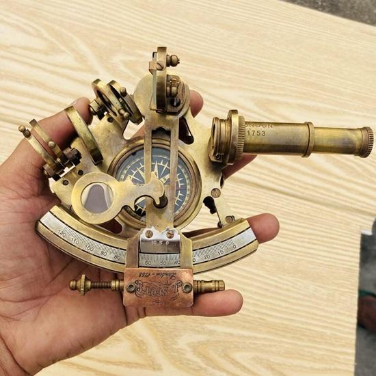 12.5 Cm Brass Sextant Compass with Wooden Box Solid Nautical Sailing Maritime Marine Navy Functional Gift Decoration Christmas
