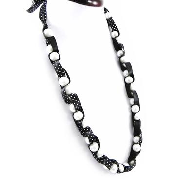 [H3030] - Designer Necklace 'Sissi' Black White