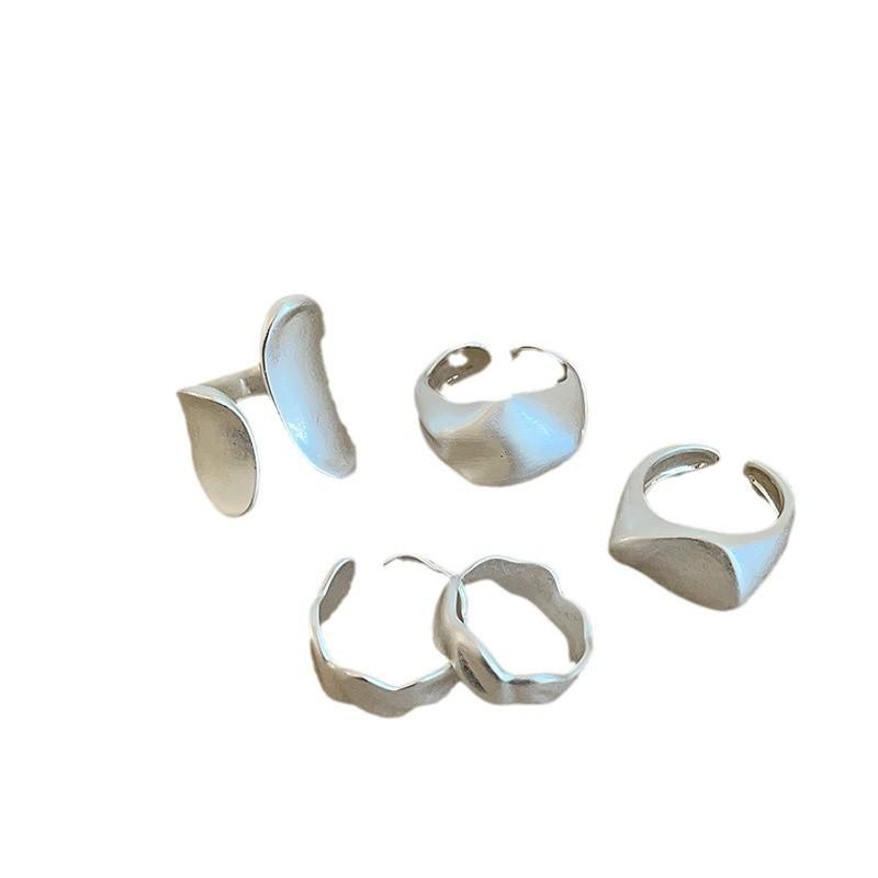 Unregelmäßiger offener Ring aus mattiertem Silbermetall für weibliche Nischen, High-End, übertriebene Persönlichkeit, modisch, vielseitiger Ring