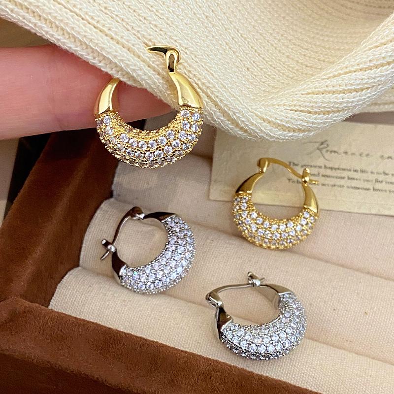 Sparkling Micro Inlaid Zircon Metal U-shaped Earrings for Women's Light Luxury Jewelry Christmas Party Exquisite Ear Accessories