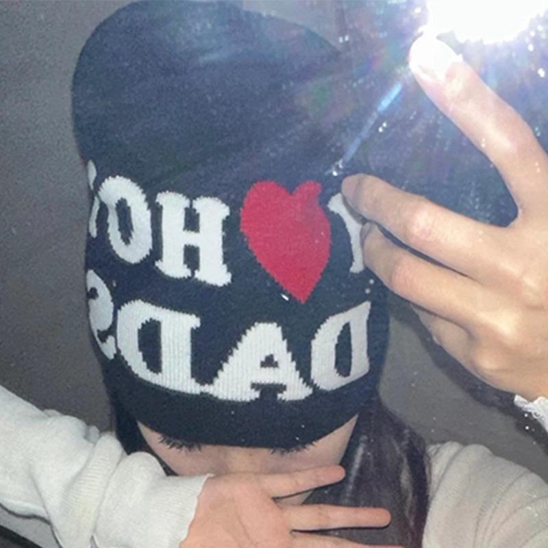 Unisex Retro Design Sense Love Letter Knitted Skullies Hats Winter Warm American Style Beanies Caps Fashion Street Hip Hop Hats