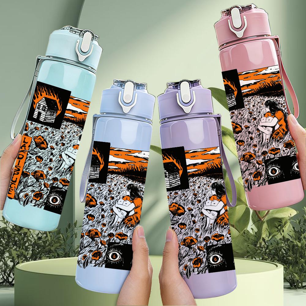 1PC Multi Color Chaotic Band Square Print 750ml Colorful Plastic Sports Water Bottle Leakproof Pop Up Lid with Straw for Outdoor Work Home Use
