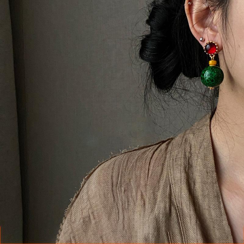 Silver needle resin ceramic round pendant earrings retro high-end niche earrings light luxury temperament high-end earrings