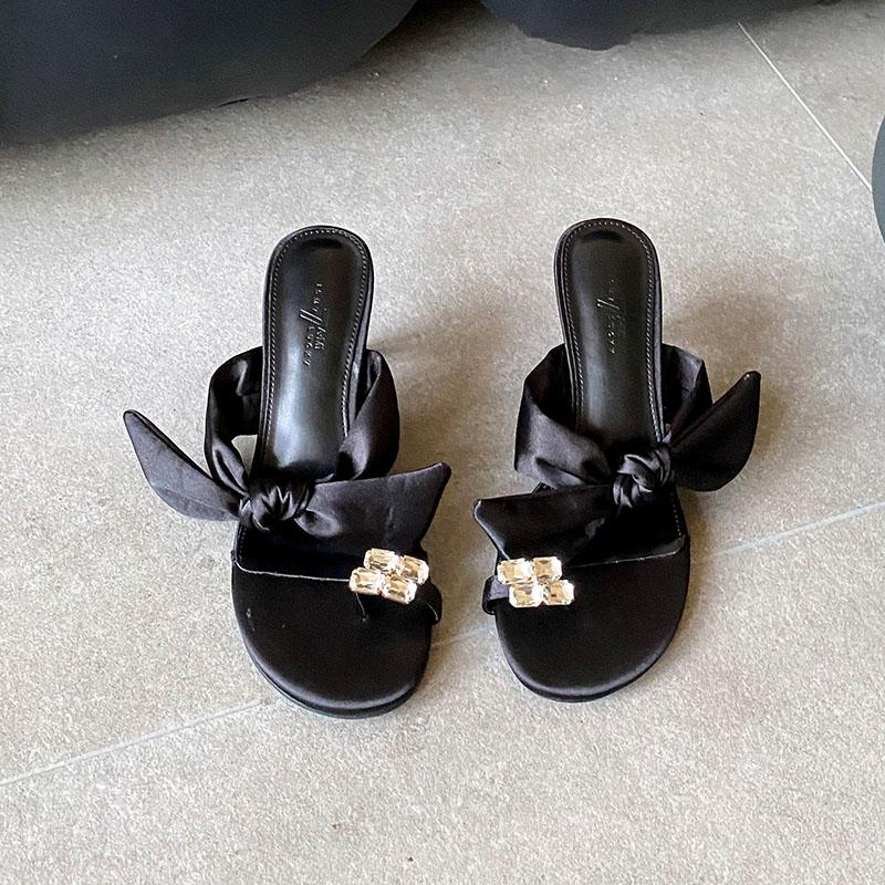 Moda Damskie Cienkie Obcasy Klapki Sandały Dla Kobiet Japonki Luksusowa Moda Cyrkonie Damskie Pantofle na Obcasie Buty Czółenka