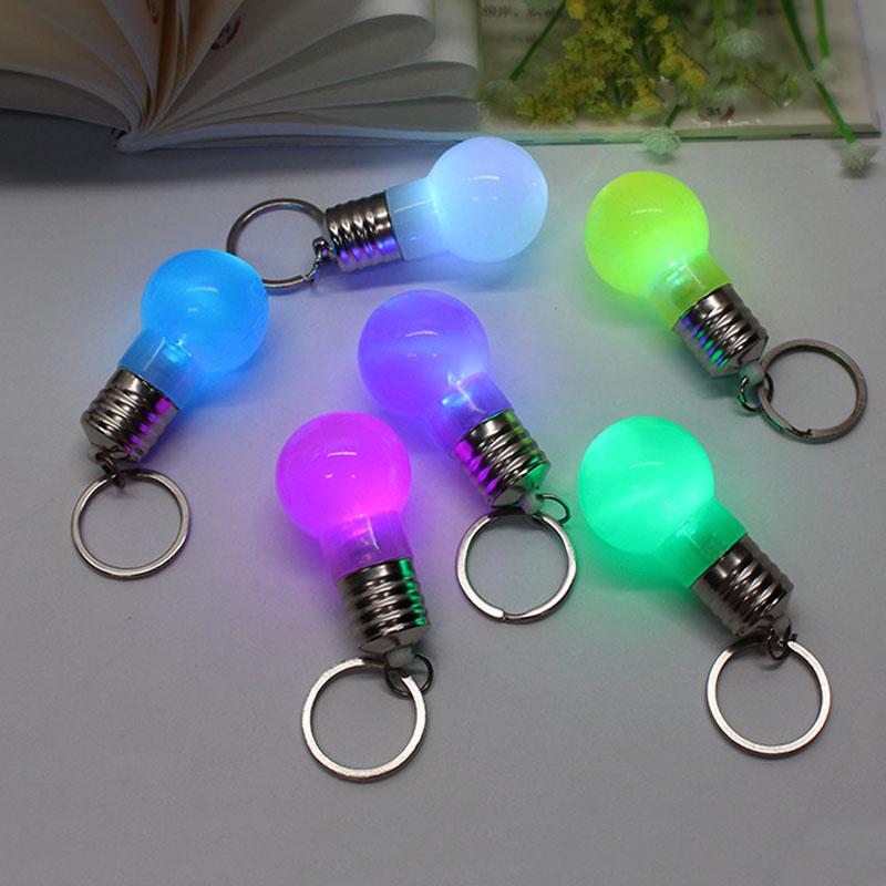 Fahsion Bunte wechselnde LED-Taschenlampe, Mini-Leuchtmittel, Schlüsselanhänger, kreatives Spielzeug, Geschenk