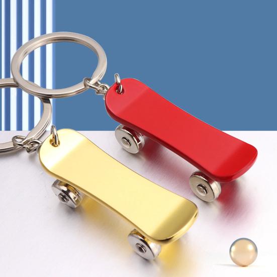 Skateboard Keychain Pendant Fingertip Decompression Keychain Portable Cool Skateboard Keychain for Skateboard Lovers