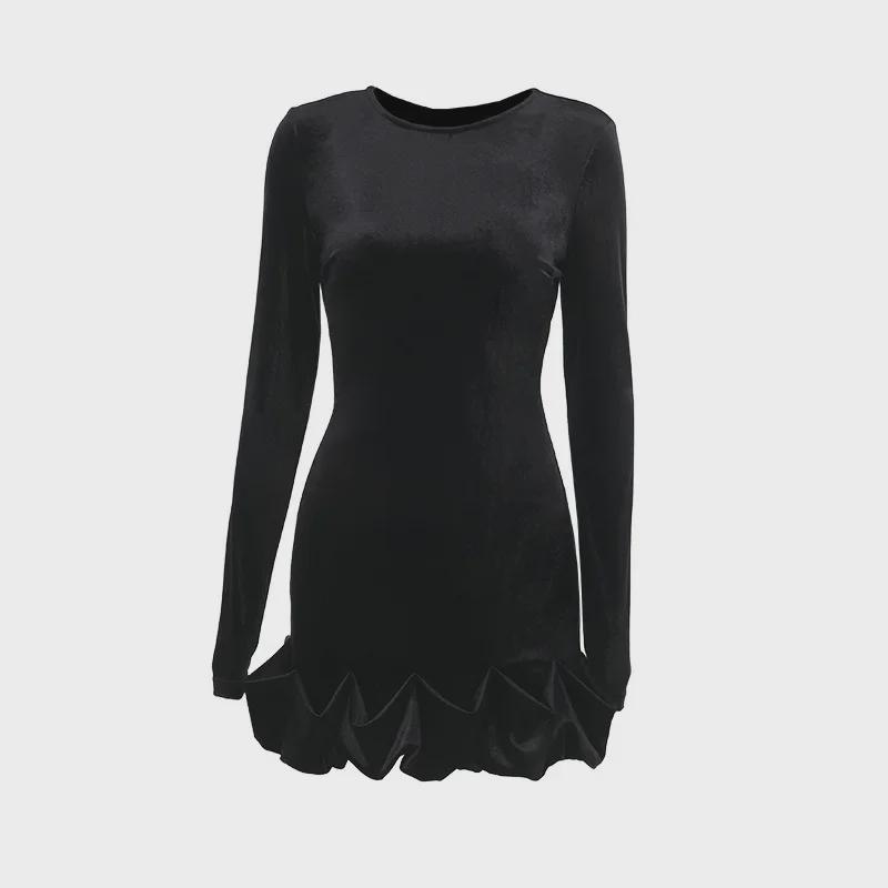 2024 Podzimní Evropské a Americké Dámské Sametové Šaty: Stylový dlouhý rukáv, kulatý výstřih s plisovaným lemem