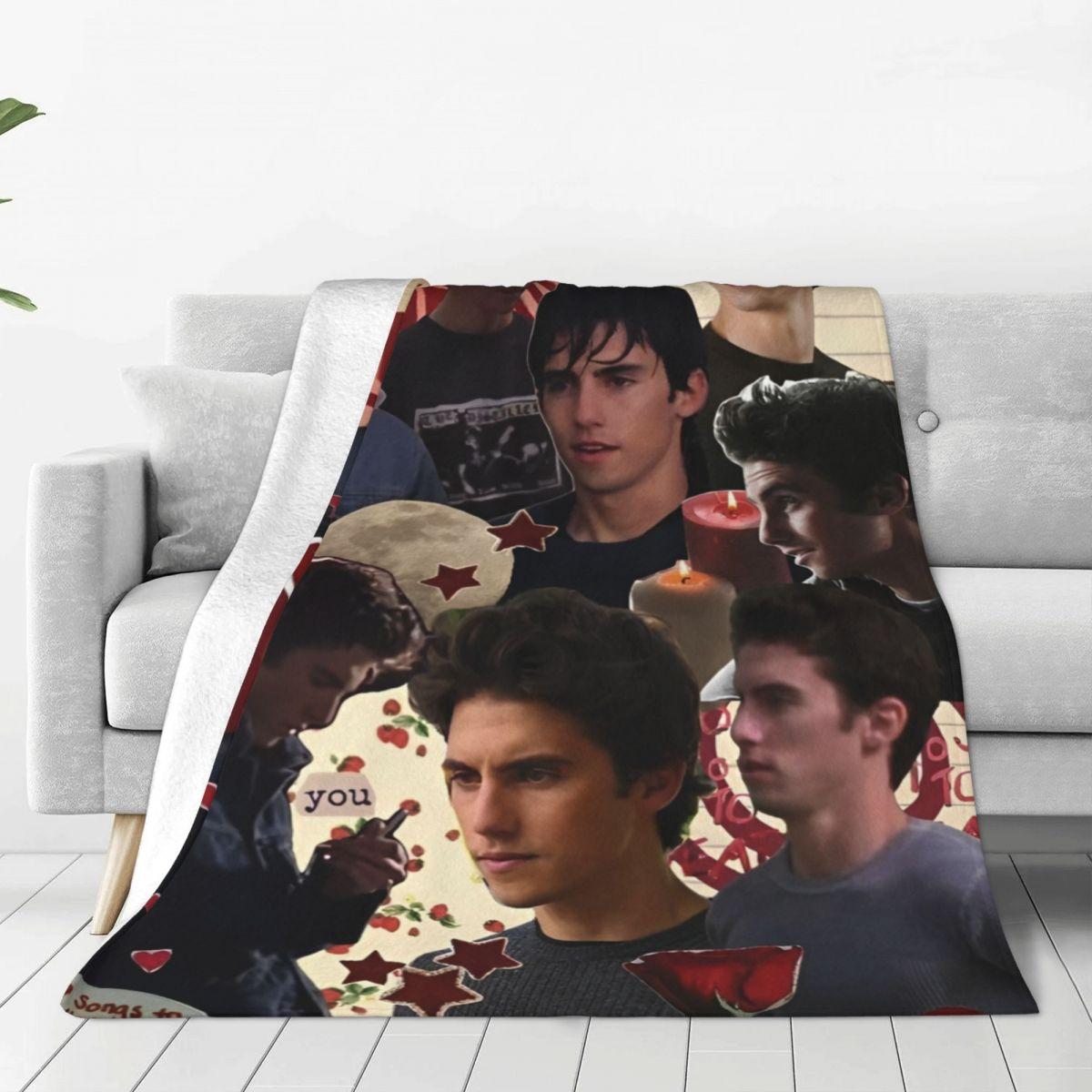 

Gilmore Girls Jess Mariano Love Kiss Blanket Decorative Flannel Throw Blanket For Living Room Soft Warm Quality Bedspread 30x40in