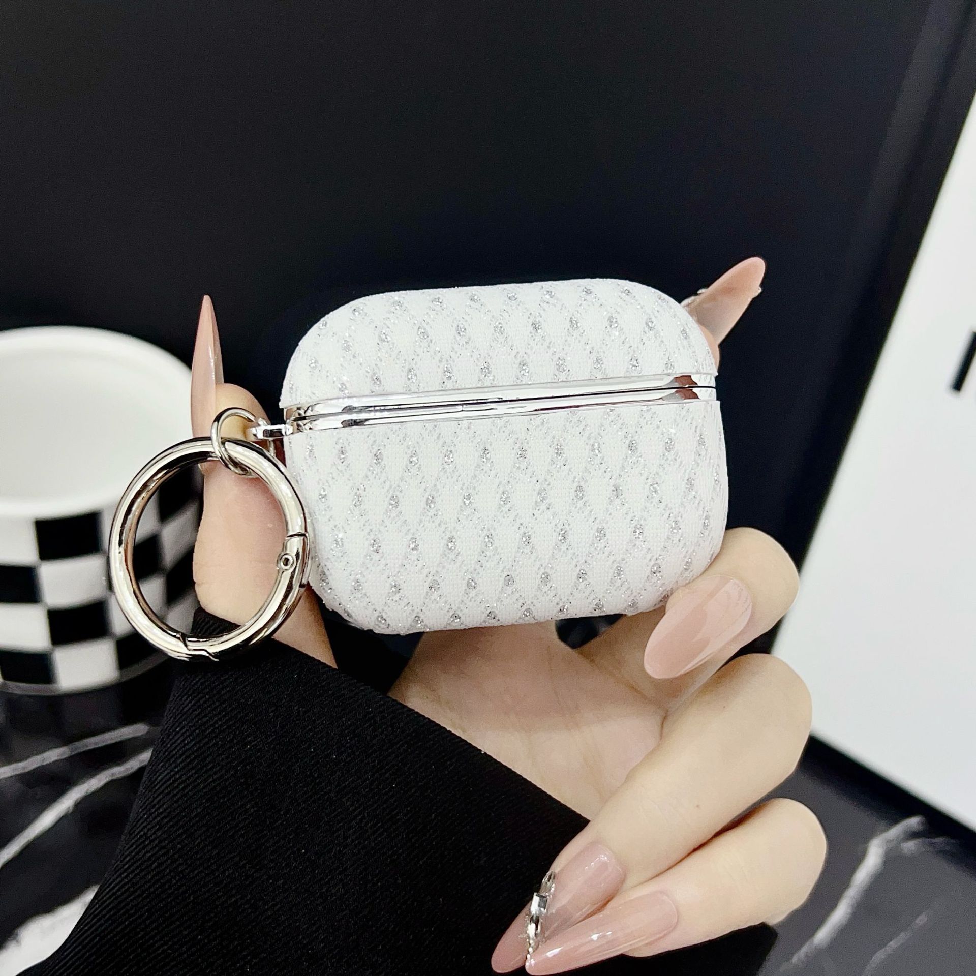

Premium Glitter Rhombus Earphone Case for Airpods Pro 3 & Airpods 1 2 3 4 Pro2 Bling Shinning Protective Cover with Metal Hook for AirPodsPro3(2025 білий