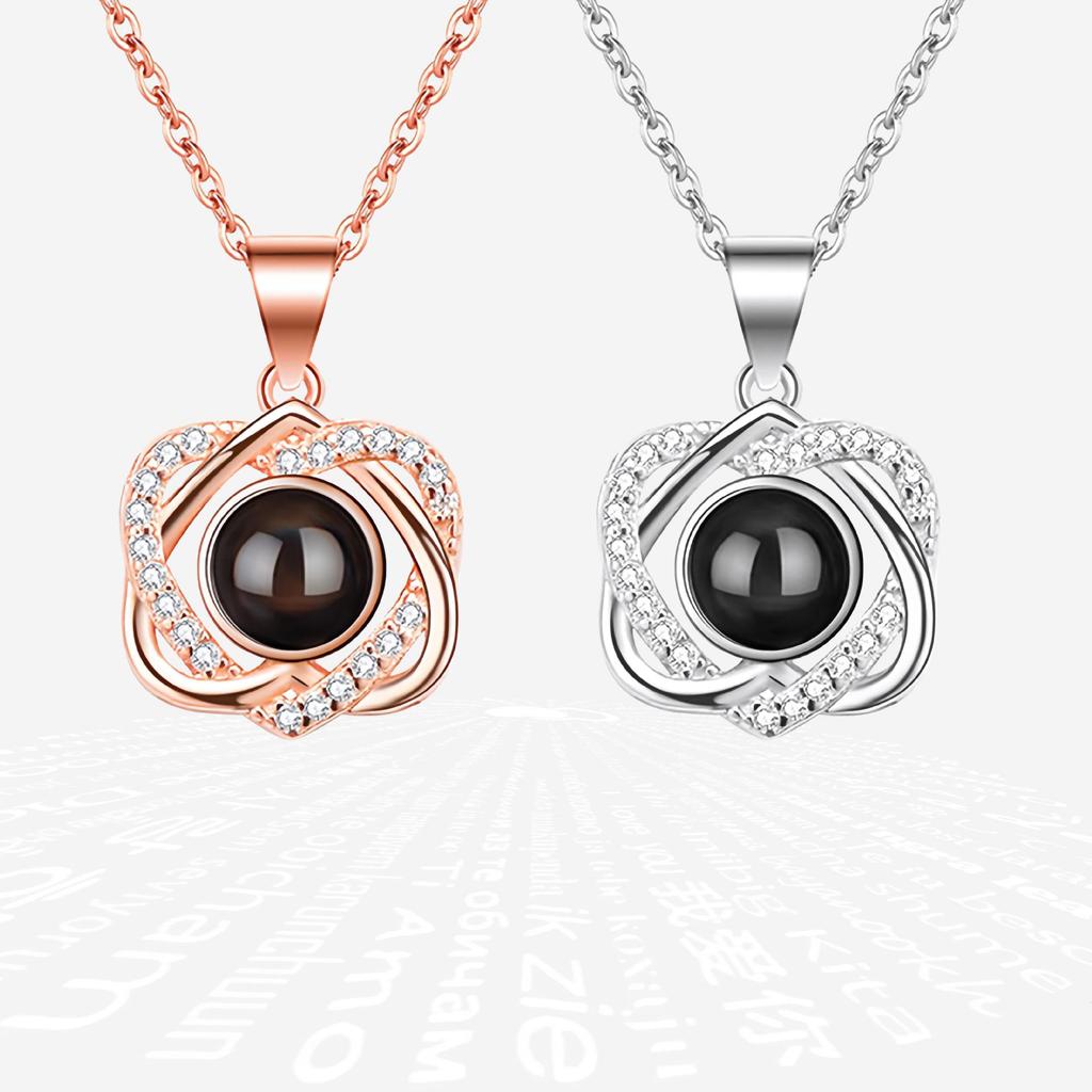 Naszyjnik Projekcyjny 'Kocham Cię' w 100 Językach - Wisiorek w Kształcie Serca