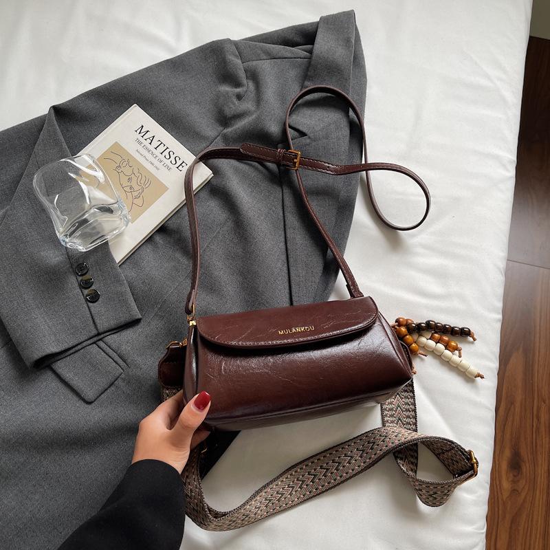 Autumn New Single Shoulder Retro Winter Bag Women's Casual Women's Bag Pillow Fashionable Niche Bag Feeling Fashionable