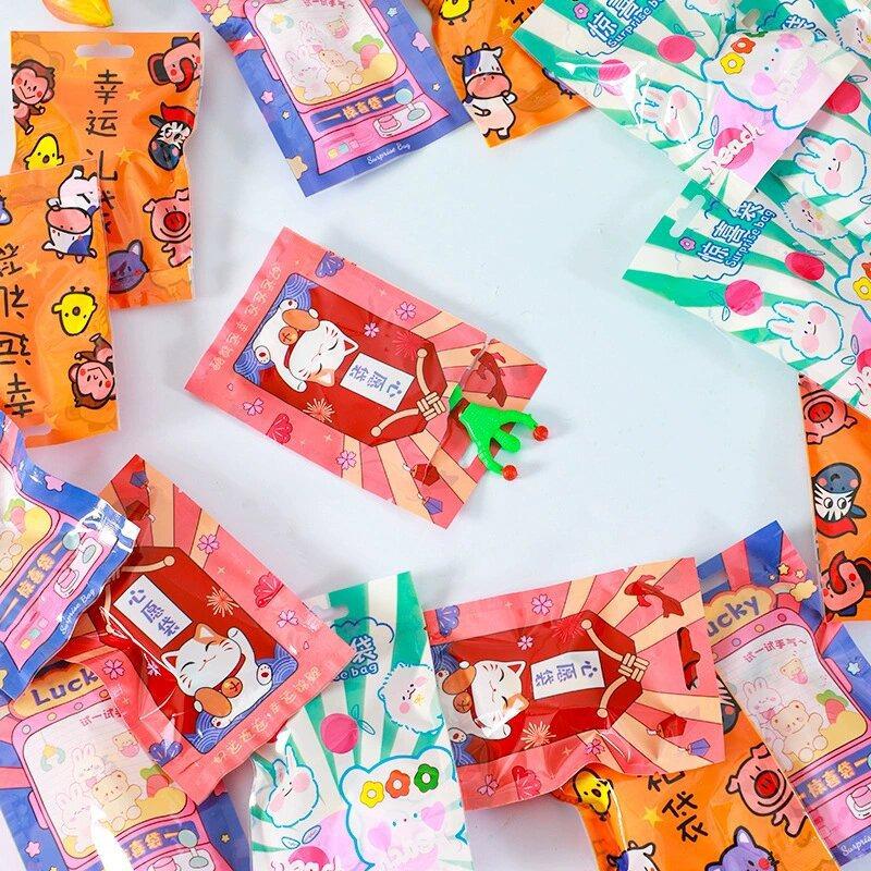 Kinder Überraschungs Blind Bag: Beliebte Kindergarten Spielzeug & Schreibwaren Geschenkbox