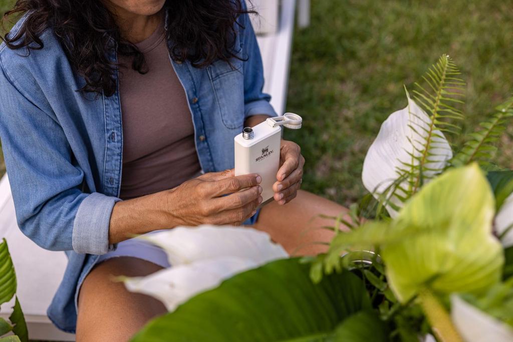 STANLAY Classic Flask 236ml with logo