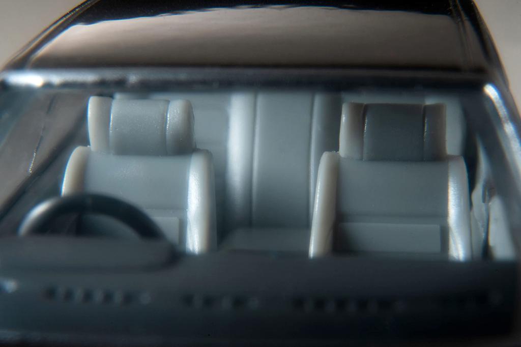 Tomica Limited Vintage Neo Nissan Gloria HT V20 Turbo SGL Brown Finished Product 316800 1/64 LV-N246a