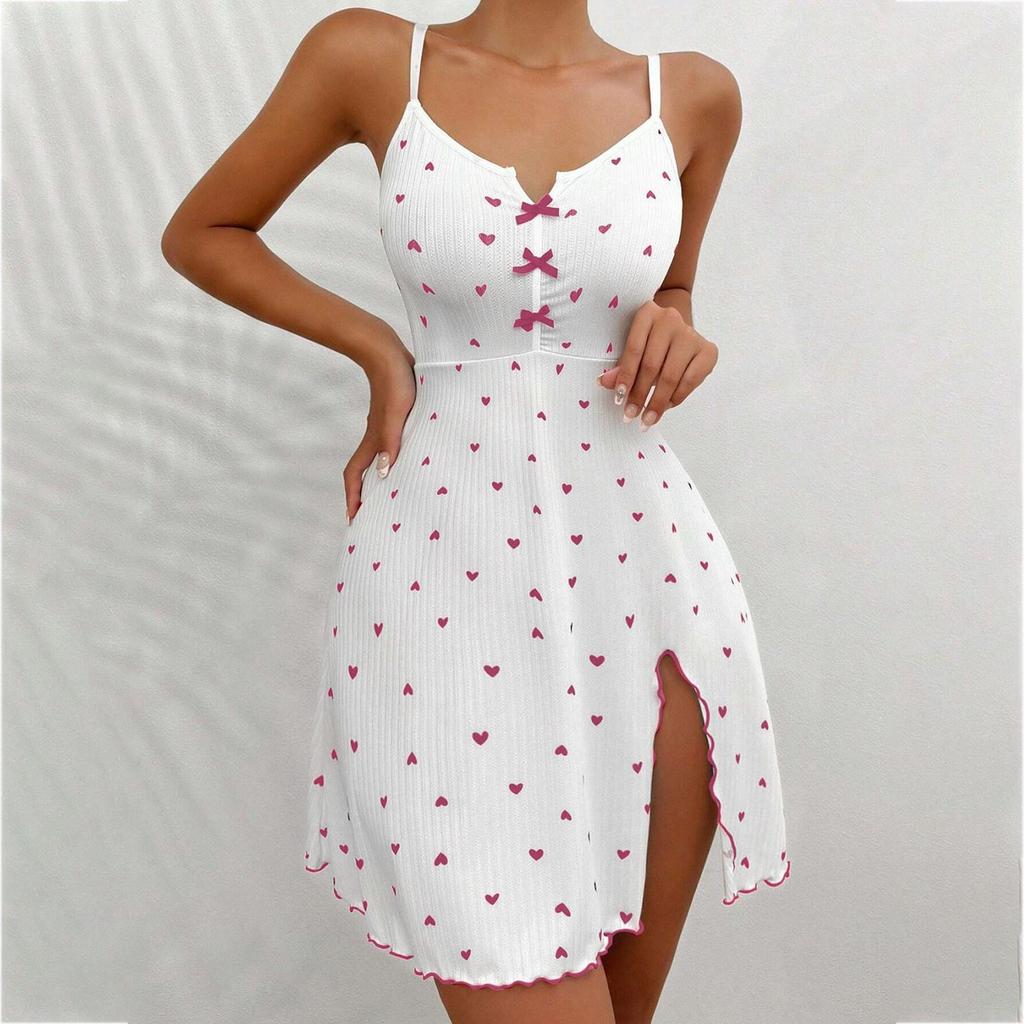 Herzförmiges bedrucktes Camisole-Nachthemd für Damen. Nachthemd. Schlitzförmige Homewear