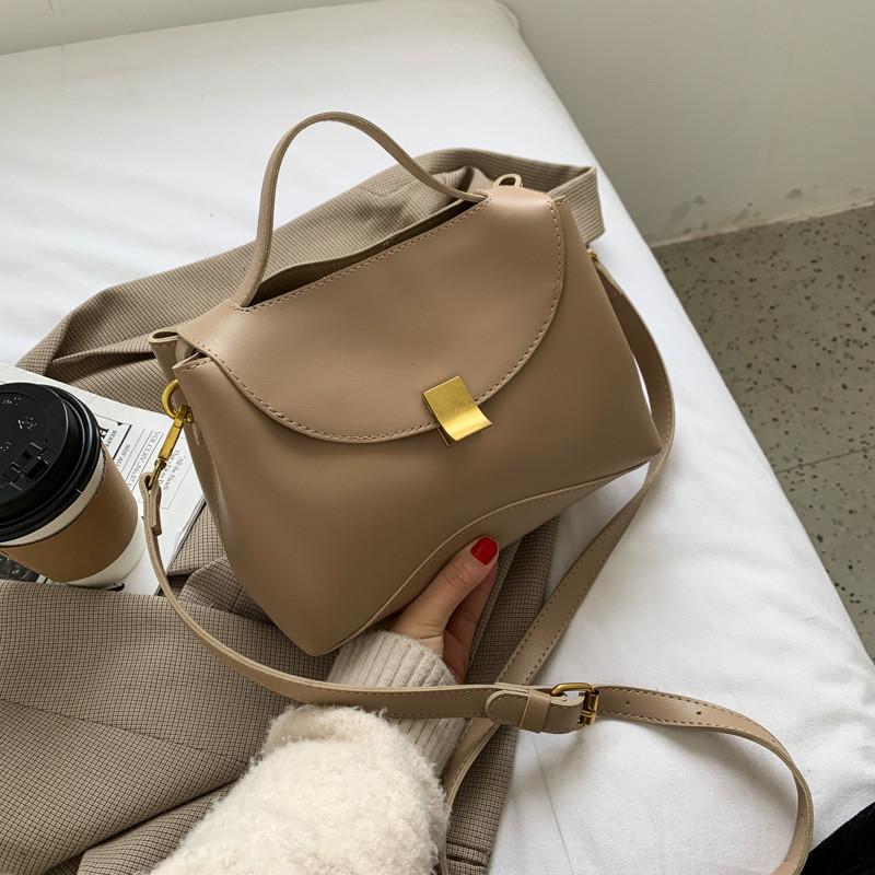 Ielgy Winter Bag Niche Design Fashionable All-Match Large-Capacity Lock Portable Shoulder Messenger Bag