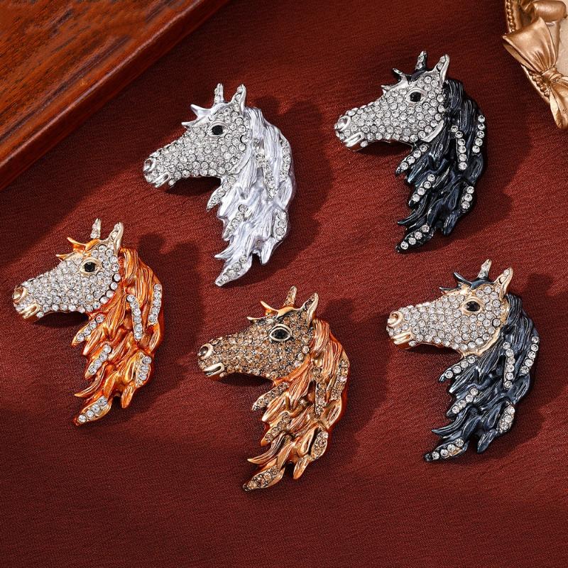 Broches de Cavalo da Moda Para Mulheres Unisex Pins de Animais Decoração de Roupas Acessórios de Joias de Festa Casual Presentes de Amigos de Ano