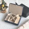 Schmuckkasten Organizer aus Leder Schmuckdisplay Schmuckschatullen und Verpackung Ringbox Geeignet für Ohrringe und Ringe