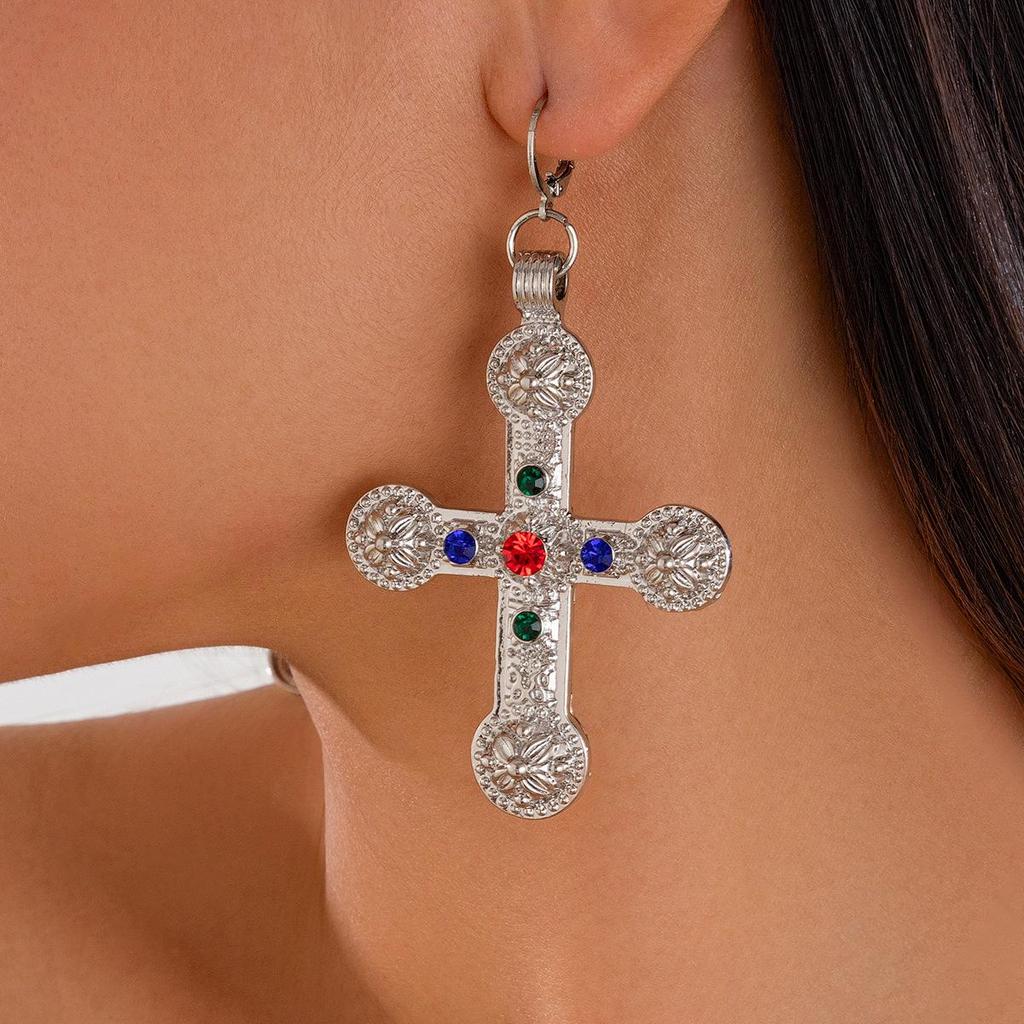 Punk Style Cross Pendant Necklace with Personalized Diamond and Alloy Design