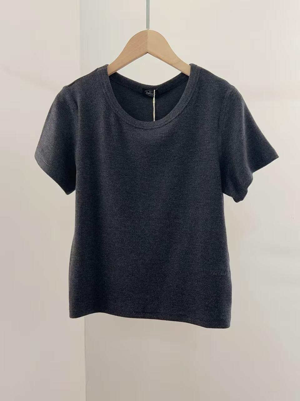 

Korean Eight Milk Embroidered Letters Solid Color Brushed Base Layer Long Sleeve/Short Sleeve T-shirt Large