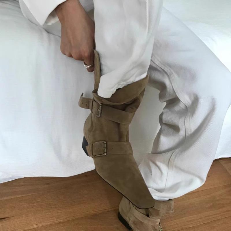 2025 autumn and winter Korean version new niche design retro French short boots small square head western boots medium boots women's boots