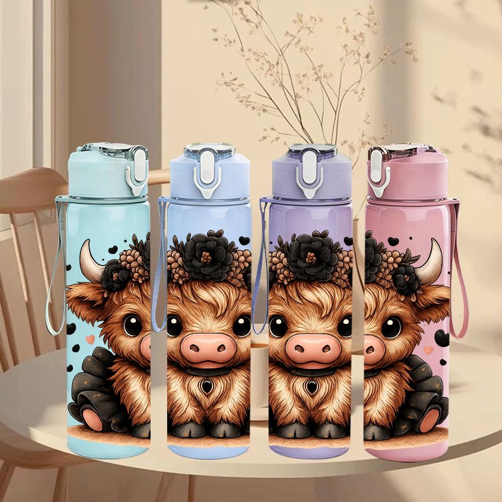 1PC Fluffy Highland Cow Art 750ml Color Plastic Sports Water Bottle Leakproof Flip Straw Lid Suitable for Sports Office Home Use