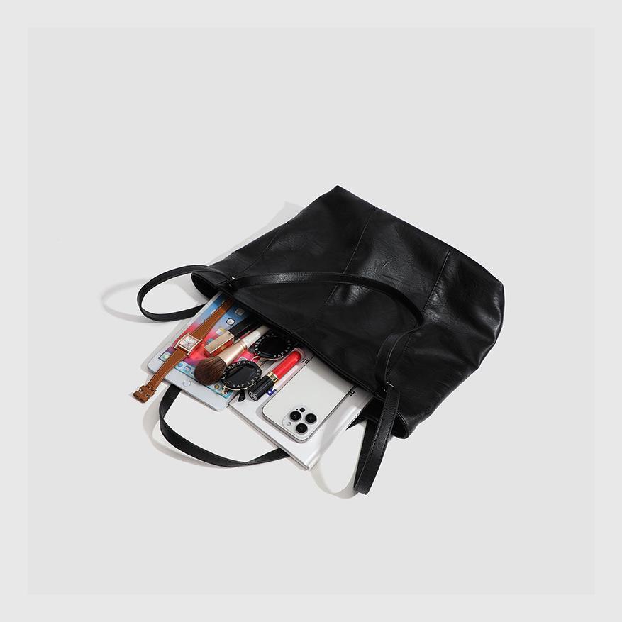 Korean Style Black Fashion Tote - Large Capacity, High-End, Versatile Shoulder & Underarm Bag