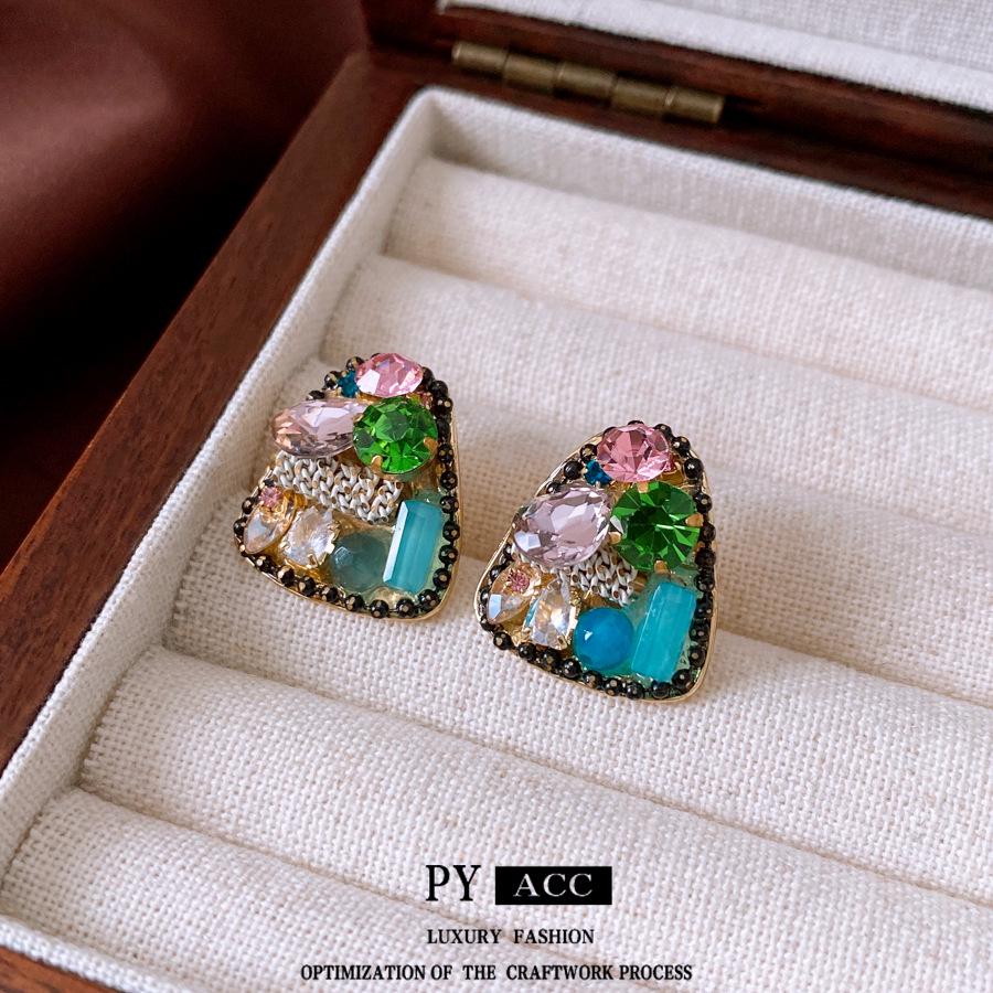 Cercei Stud Triunghi Diamant Acul de Argint - Design Retro de Lux Lejer