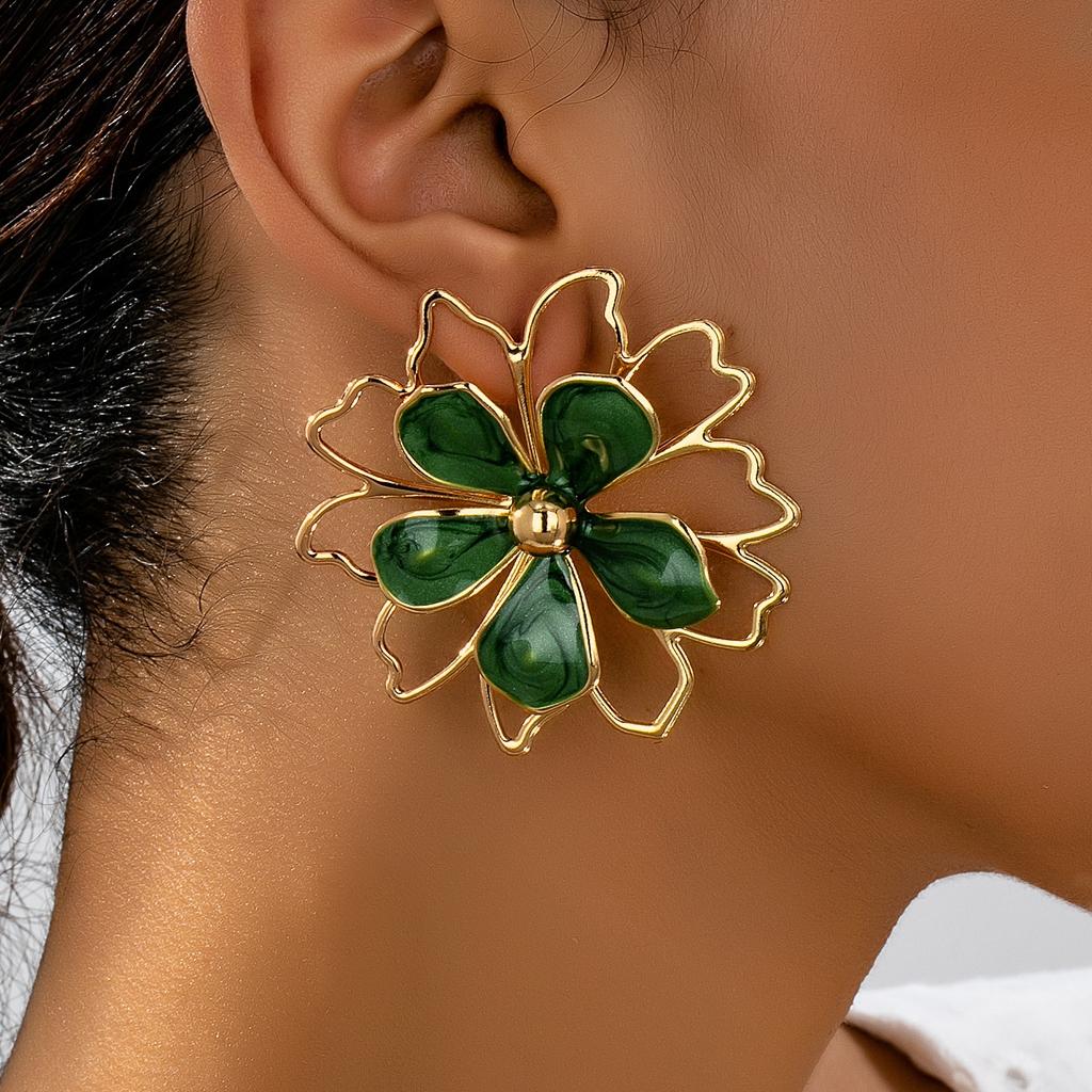 A Pair of Women's Earrings, Three-Dimensional Flower Oil-Drip Craftsmanship, Unique and Exaggerated Earrings, Suitable for Daily Wear and Vacation Wea