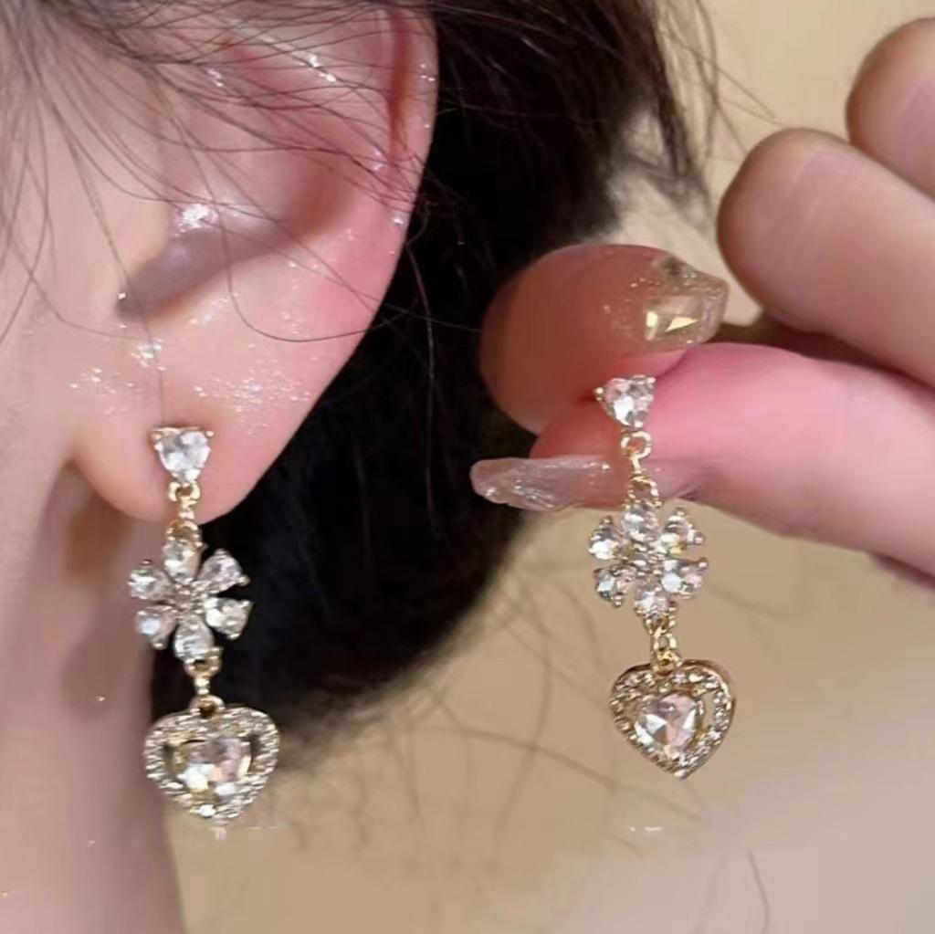 S925 Silver Needle Pearl Flower Stud Earrings - High-End Retro Jewelry for Autumn/Winter