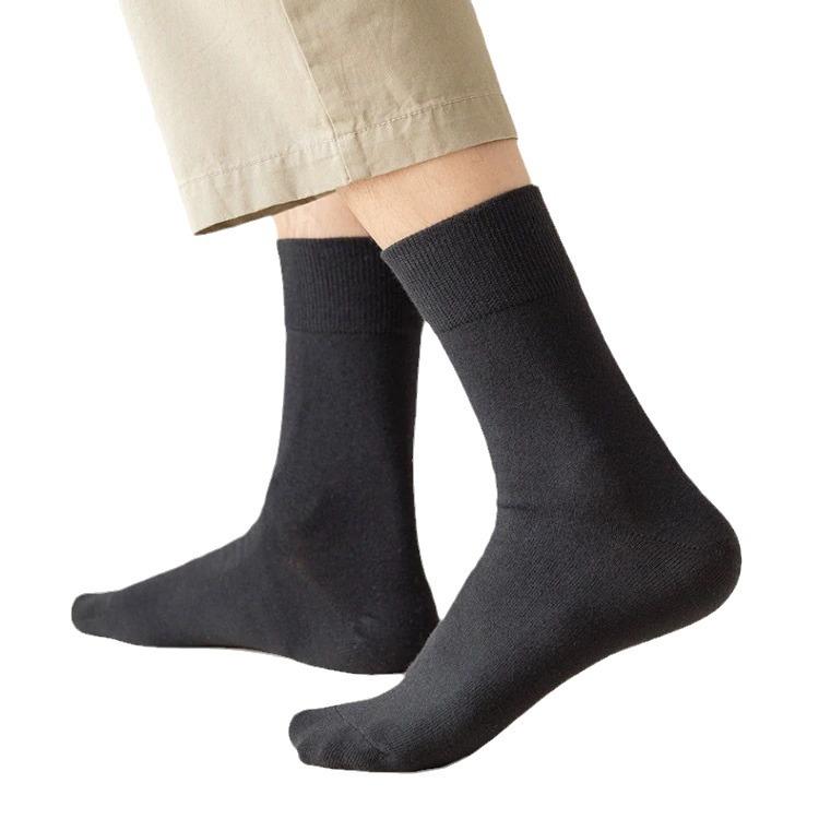 Men's Black Mid-Tube Fashion Socks - Autumn, Sweat-Absorbent, Deodorant, for All Seasons and Business Wear.