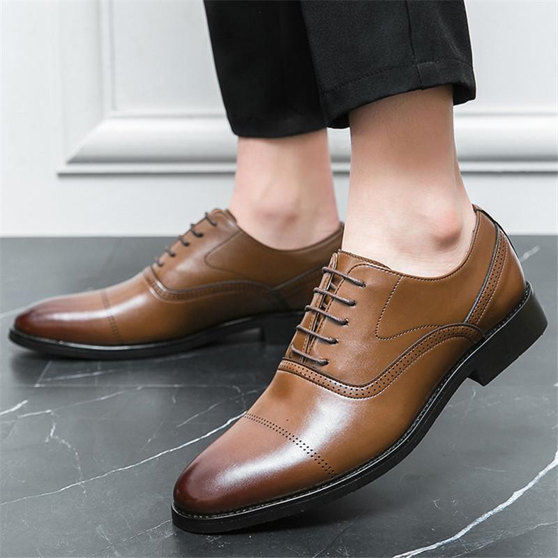 Fashion Gentleman Oxfords New Men's Pointed Black Brown Casual Dress Shoes Male Lace Up Formal Wedding Prom Evening Homecoming Footwear