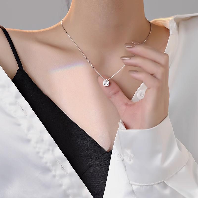 Small Diamond Square Pendant Necklace for Women - High-End Light Luxury Clavicle Chain, 2023 Trendy Niche Design