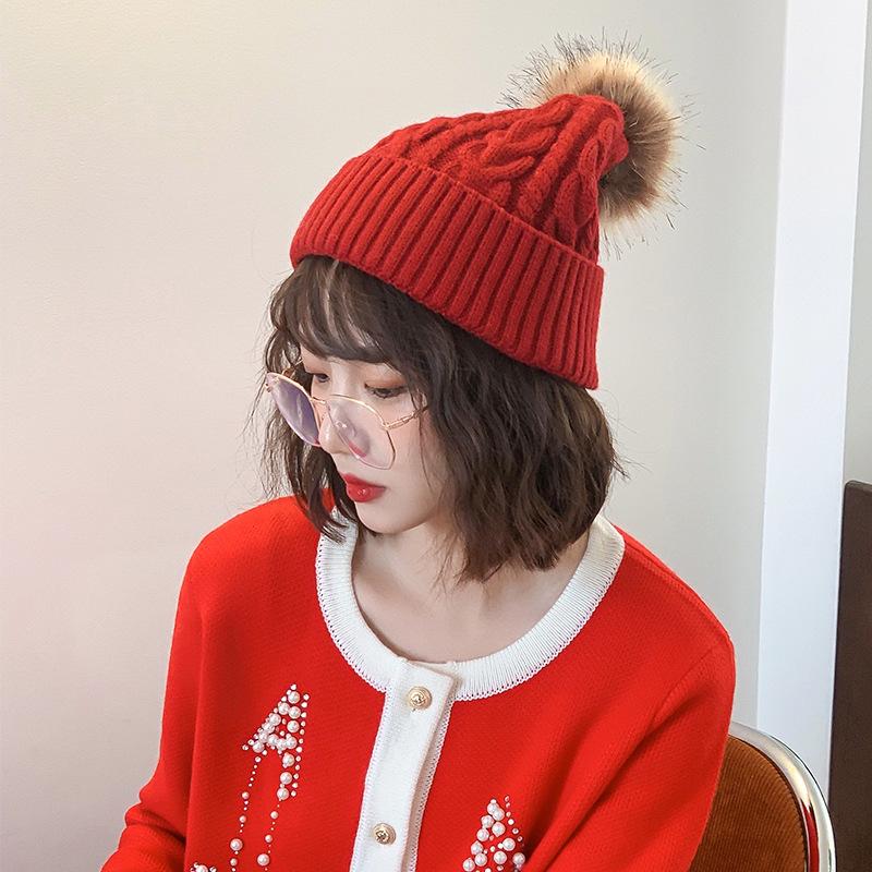 

Red Christmas twisted hairball knitted hat winter imitation cashmere warm adult cold hat woman красный